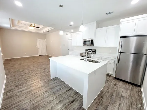 $1,095 | 1011 East Starr Road, Unit D, Mercedes, TX 78570
