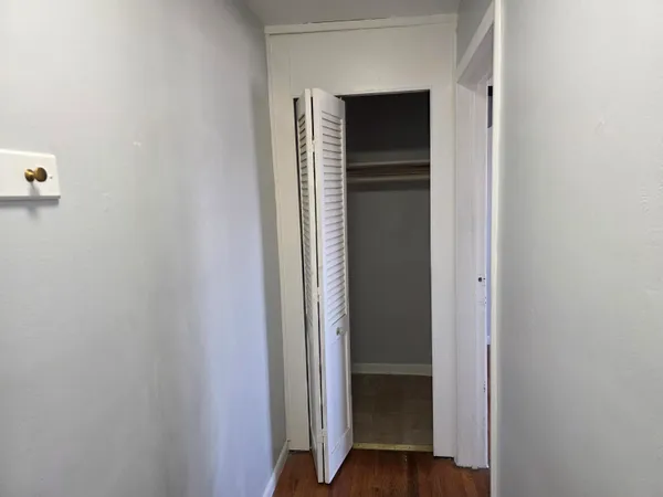 $900 | 22006 North Chrysler Drive, Unit 4, Hazel Park, MI 48030