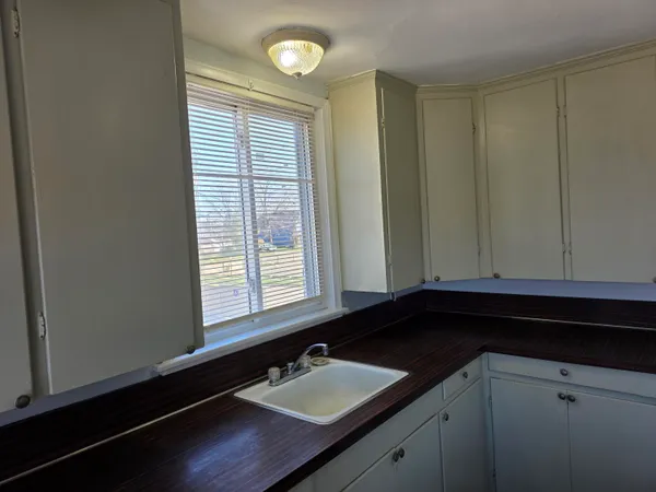 $900 | 22006 North Chrysler Drive, Unit 4, Hazel Park, MI 48030