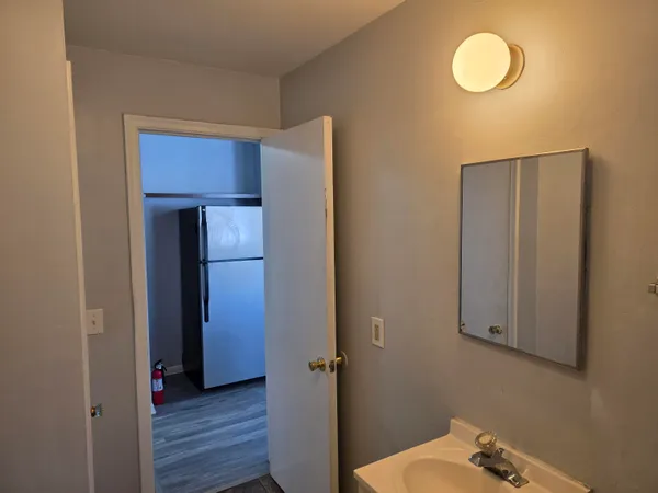 $900 | 22006 North Chrysler Drive, Unit 4, Hazel Park, MI 48030