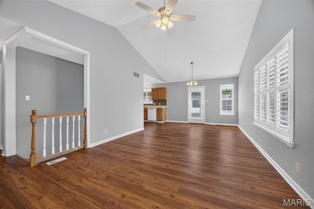 2917 Periwinkle Court Highland, IL 62249 - Photo 6 of 47