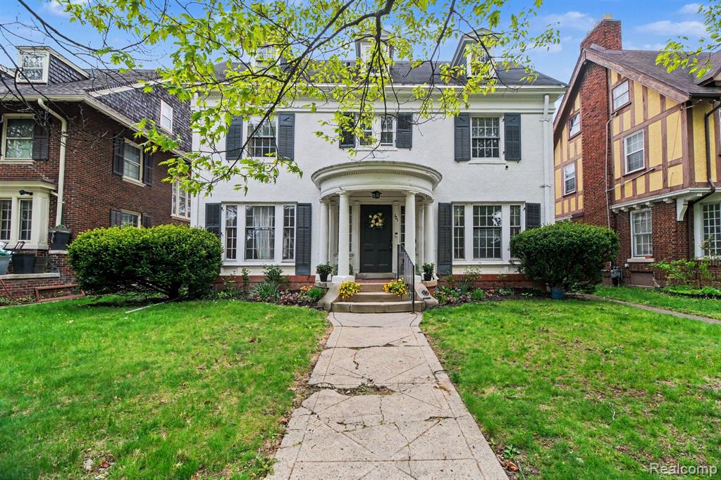 121 Longfellow Street Detroit, MI 48202 - Photo 4 of 87