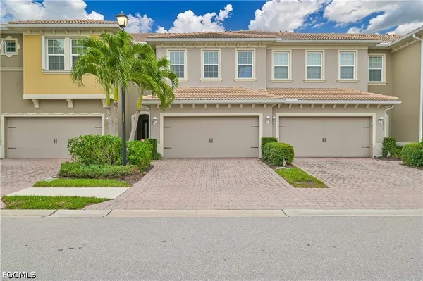 $2,100 | 3755 Tilbor Circle, Fort Myers, FL 33916