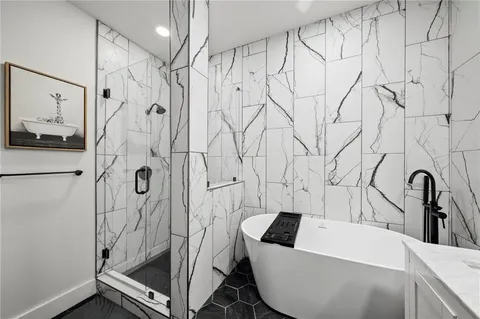$600,000 | 805 Peachtree Street Northeast, Unit 521, Atlanta, GA 30308