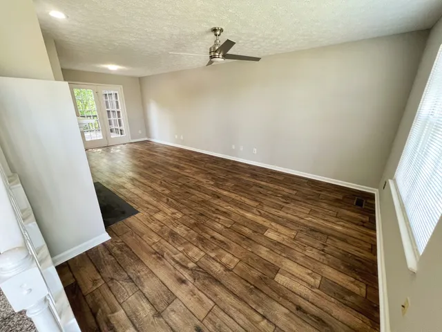 $2,195 | 3232 East Lake Drive, Nashville, TN 37214