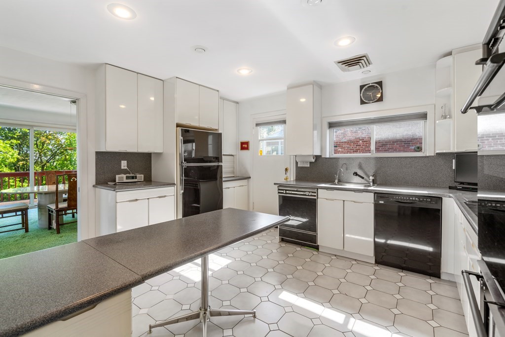 99 Jordan Road Brookline, MA 02446 - Photo 31 of 42 Gallery Image 31