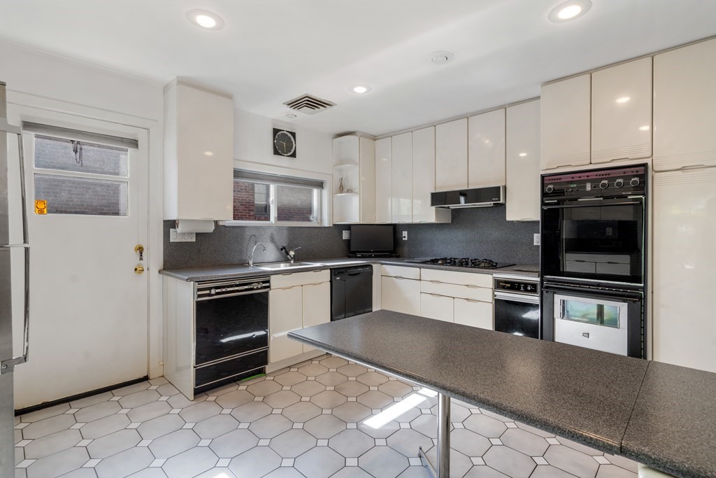 99 Jordan Road Brookline, MA 02446 - Photo 33 of 42 Gallery Image 33