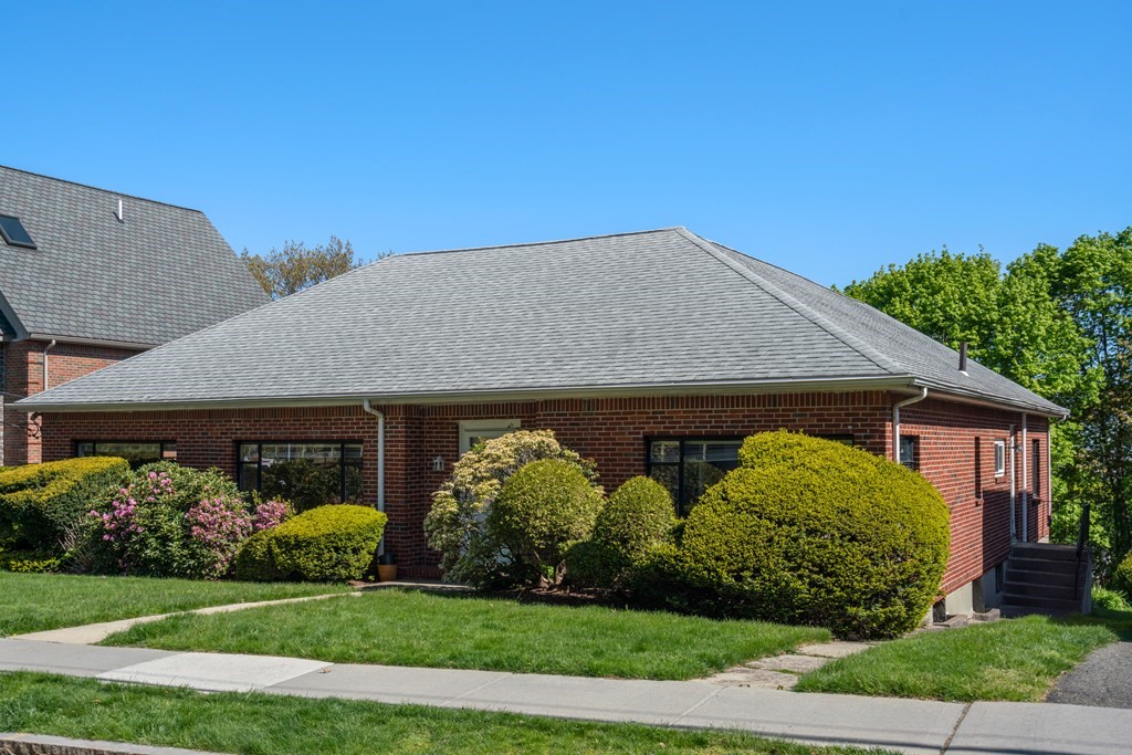 99 Jordan Road Brookline, MA 02446 - Photo 4 of 42 Gallery Image 4