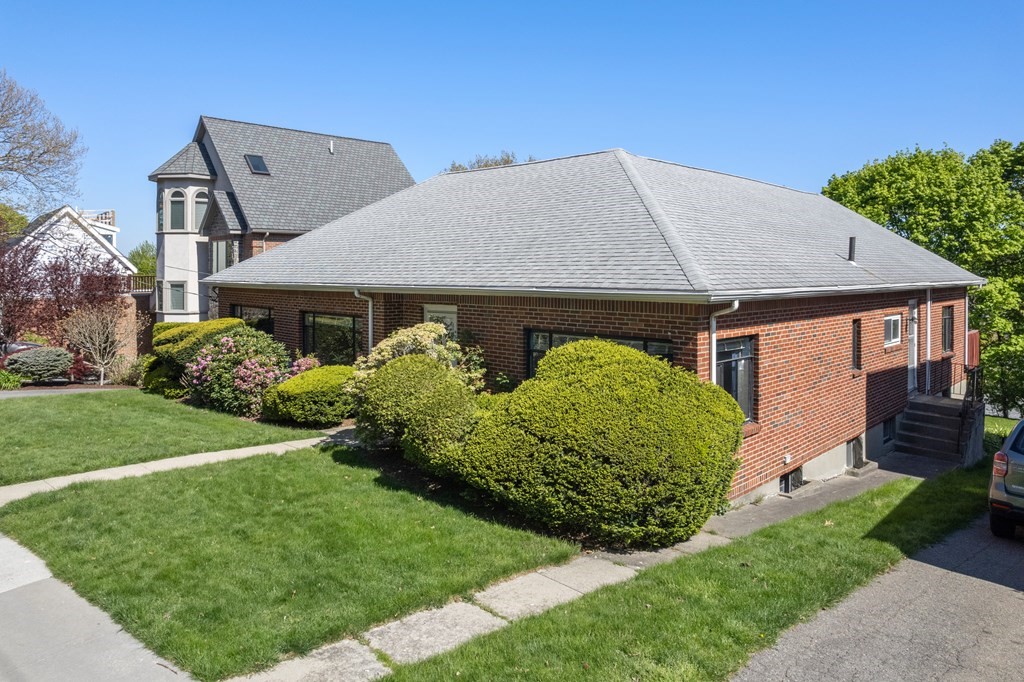 99 Jordan Road Brookline, MA 02446 - Photo 5 of 42 Gallery Image 5