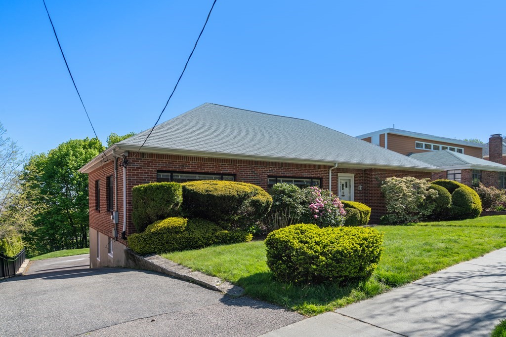 99 Jordan Road Brookline, MA 02446 - Photo 6 of 42 Gallery Image 6