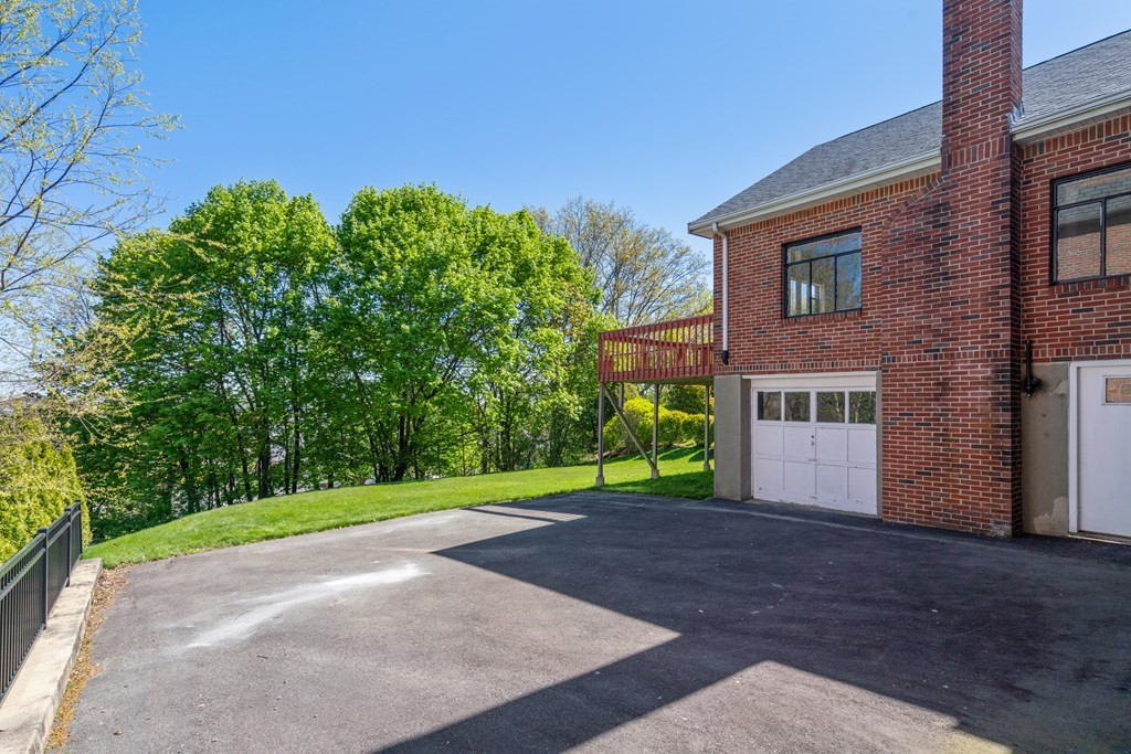 99 Jordan Road Brookline, MA 02446 - Photo 7 of 42 Gallery Image 7
