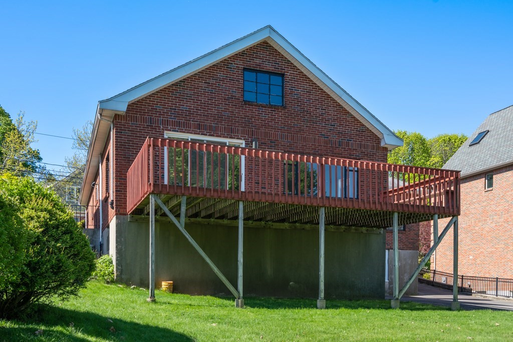 99 Jordan Road Brookline, MA 02446 - Photo 10 of 42 Gallery Image 10