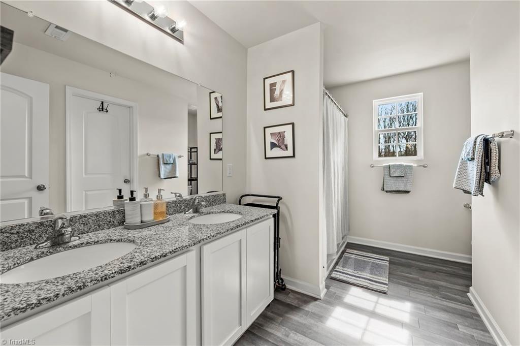 200 Lingle Farm Road Lexington, NC 27295 - Photo 24 of 44 Primary Bathroom