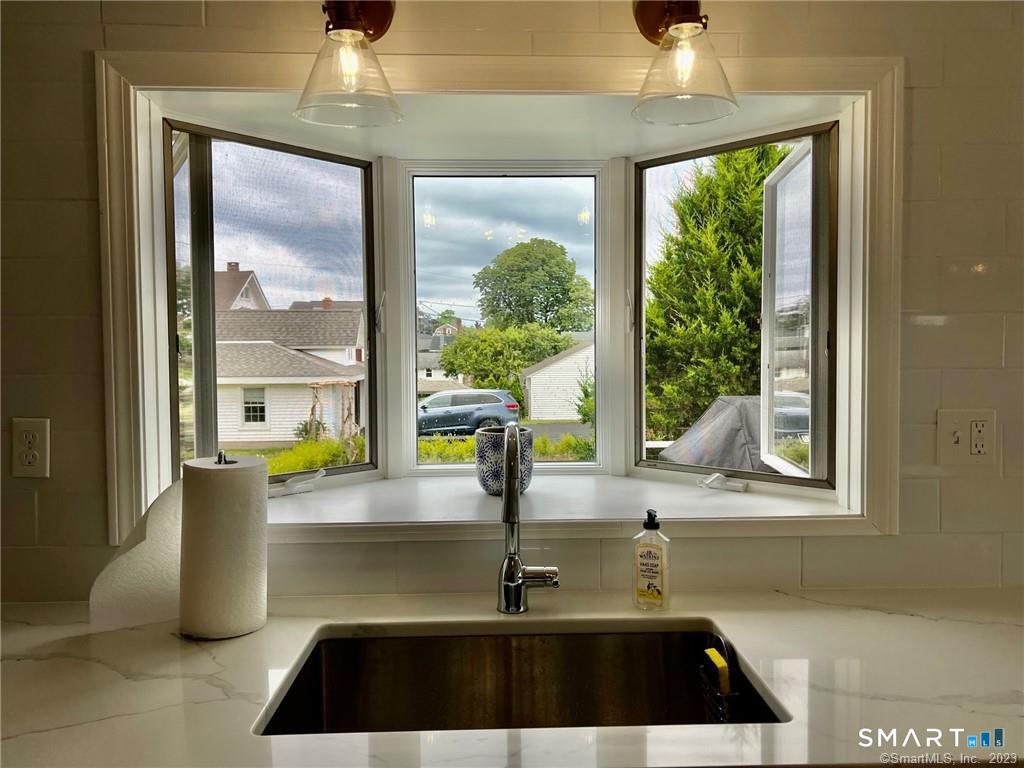 672 Mulberry Point Road Guilford, CT 06437 - Photo 7 of 26
