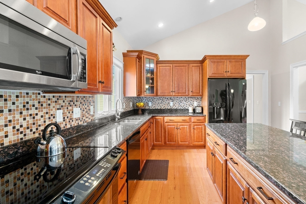 49 Tupelo Road Westport, MA 02790 - Photo 12 of 42 Gallery Image 12
