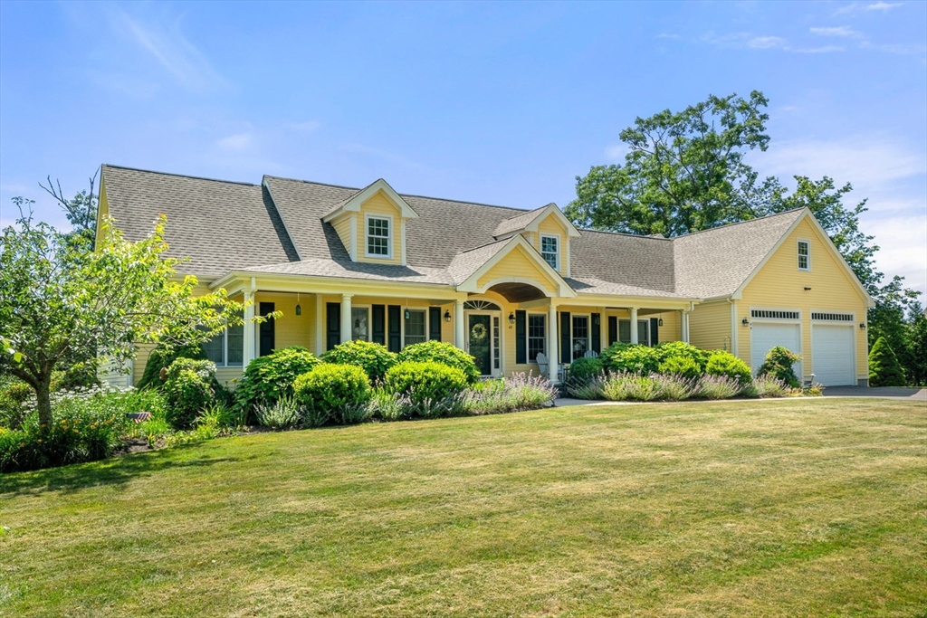49 Tupelo Road Westport, MA 02790 - Photo 3 of 42 Gallery Image 3