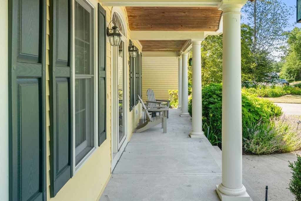 49 Tupelo Road Westport, MA 02790 - Photo 4 of 42 Gallery Image 4