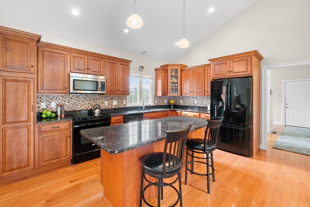 49 Tupelo Road Westport, MA 02790 - Photo 10 of 42 Gallery Image 10
