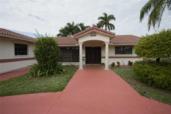 $4,800 | 1261 Rodman Street, Hollywood, FL 33019