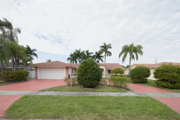 $4,800 | 1261 Rodman Street, Hollywood, FL 33019