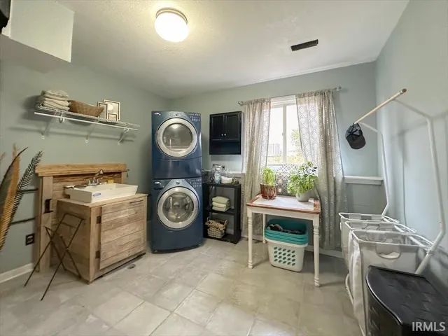 $269,900 | 3201 Albright Road, Kokomo, IN 46902