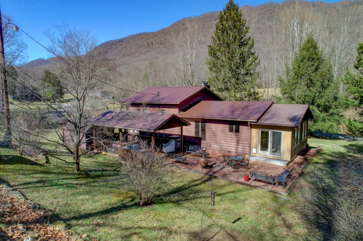 4702 Wilson Road Big Stone Gap, VA 24219 - Photo 11 of 72 AF0AFE1B-9255-4A68-84F1-F5202EDA9C0A