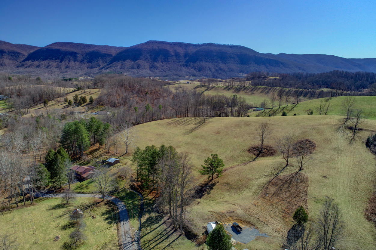 4702 Wilson Road Big Stone Gap, VA 24219 - Photo 19 of 72 111297D0-C3DE-44F4-BA94-E737E527D6E6