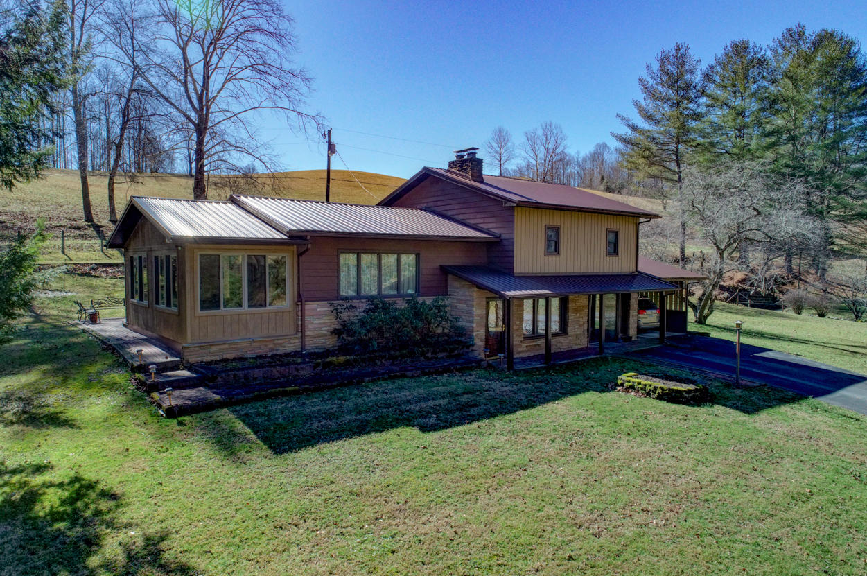 4702 Wilson Road Big Stone Gap, VA 24219 - Photo 3 of 72 0B8A32D3-DEBF-4182-9FC0-52E7DF2E5781