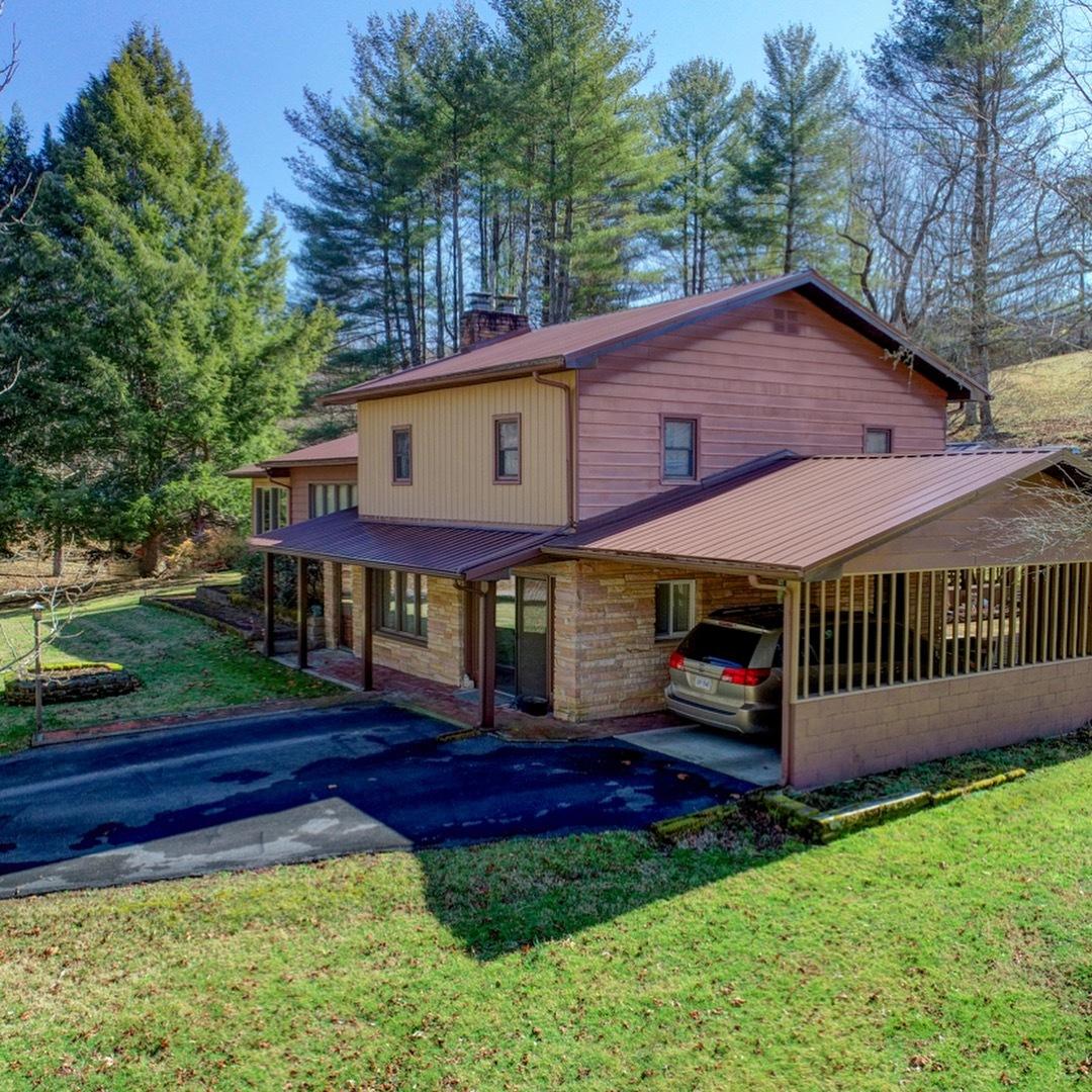 4702 Wilson Road Big Stone Gap, VA 24219 - Photo 53 of 72 36D48DDC-88C3-426F-8A1E-A9B4C46441B7