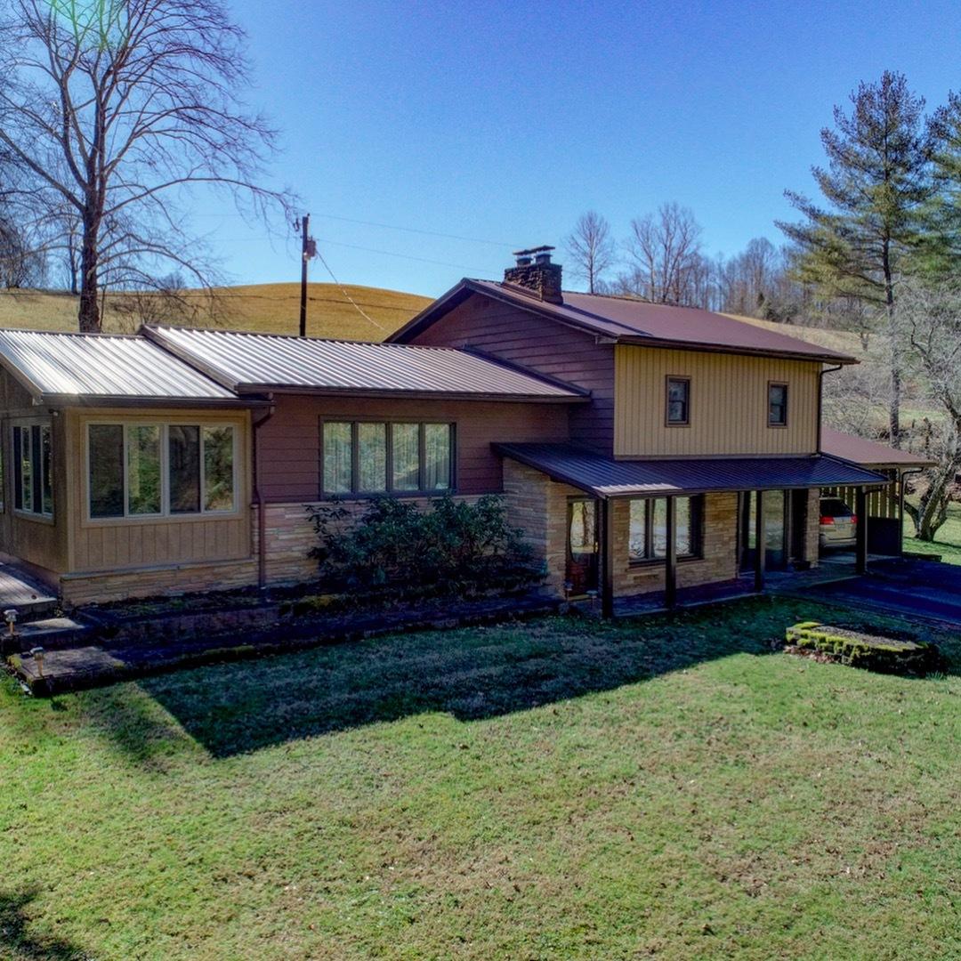 4702 Wilson Road Big Stone Gap, VA 24219 - Photo 54 of 72 10705678-5161-4646-A2D1-74B17D585C74