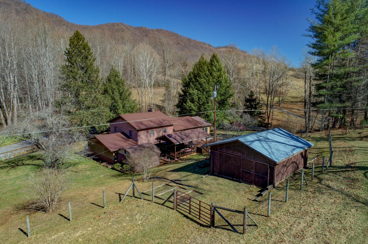 4702 Wilson Road Big Stone Gap, VA 24219 - Photo 8 of 72 C7D6305E-7935-4621-9617-34728C2A3028
