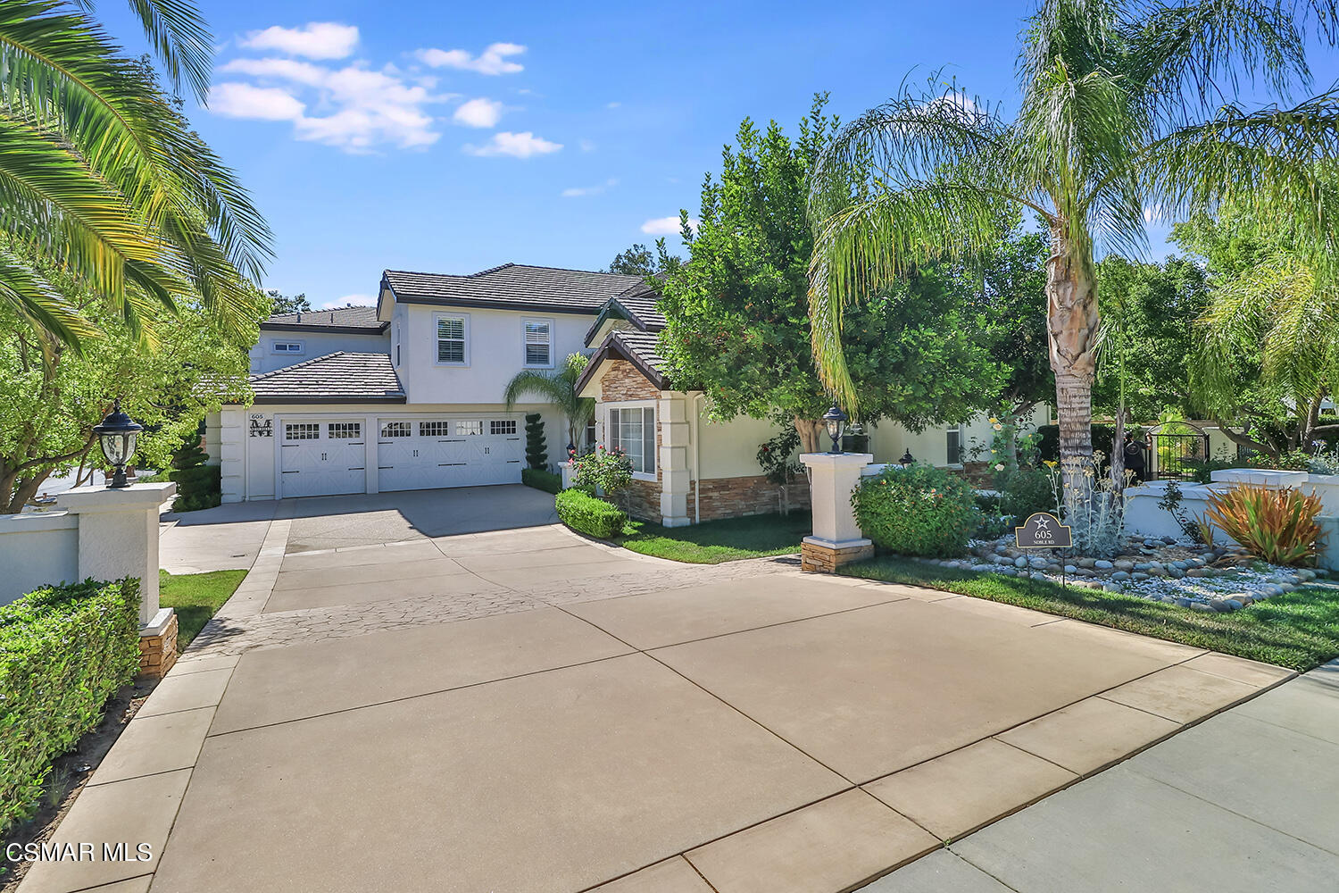 605 Noble Road Simi Valley, CA 93065 - Photo 12 of 97 aFront2