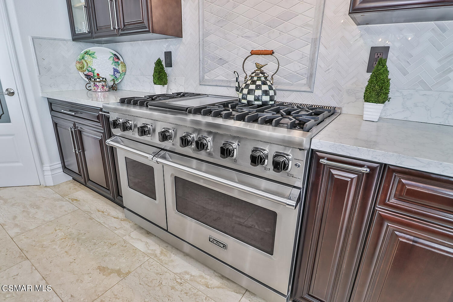 605 Noble Road Simi Valley, CA 93065 - Photo 43 of 97 hKitchen4
