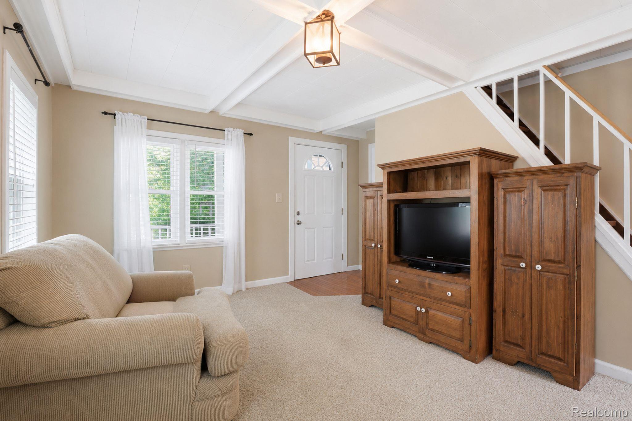 208 Flushing Street Gaines, MI 48436 - Photo 6 of 38