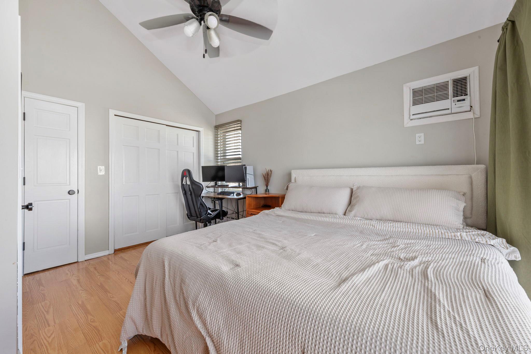102 Clubhouse Road Bellmore, NY 11710 - Photo 15 of 23