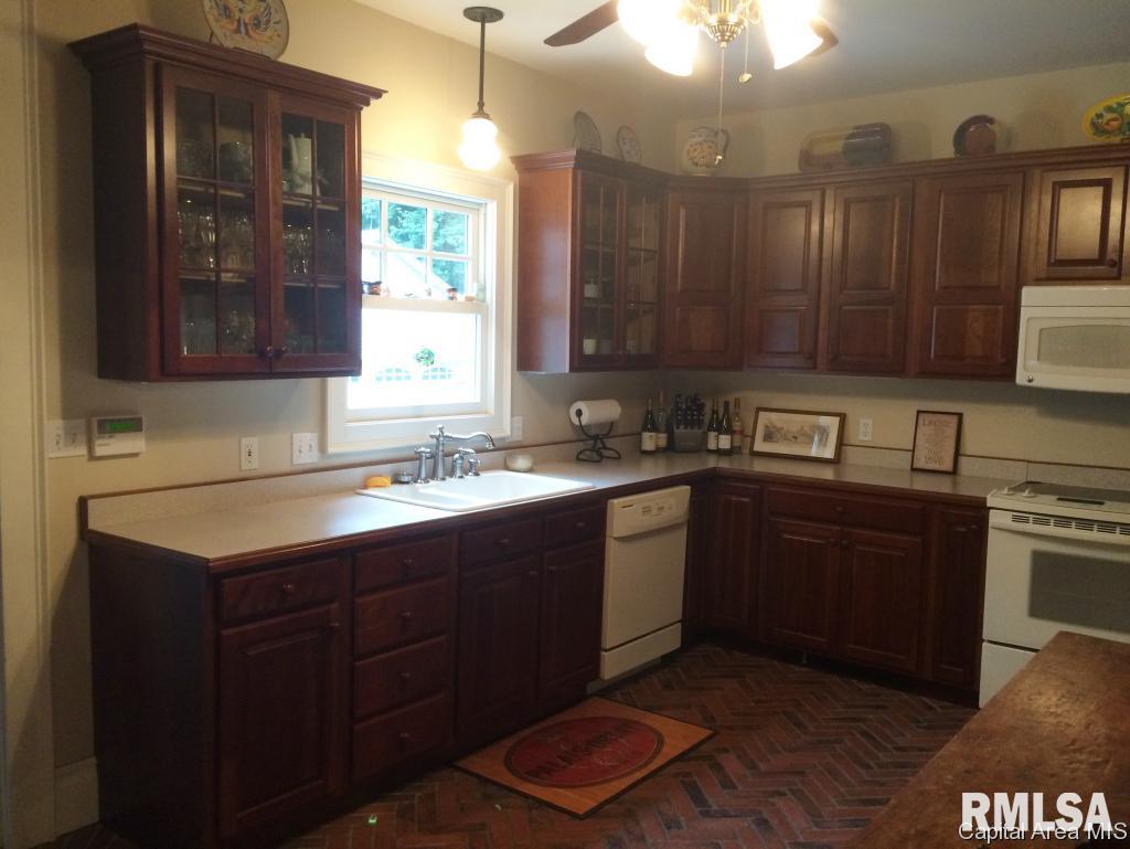 1333 Dial Court Springfield, IL 62704 - Photo 11 of 32 Gallery Image 11