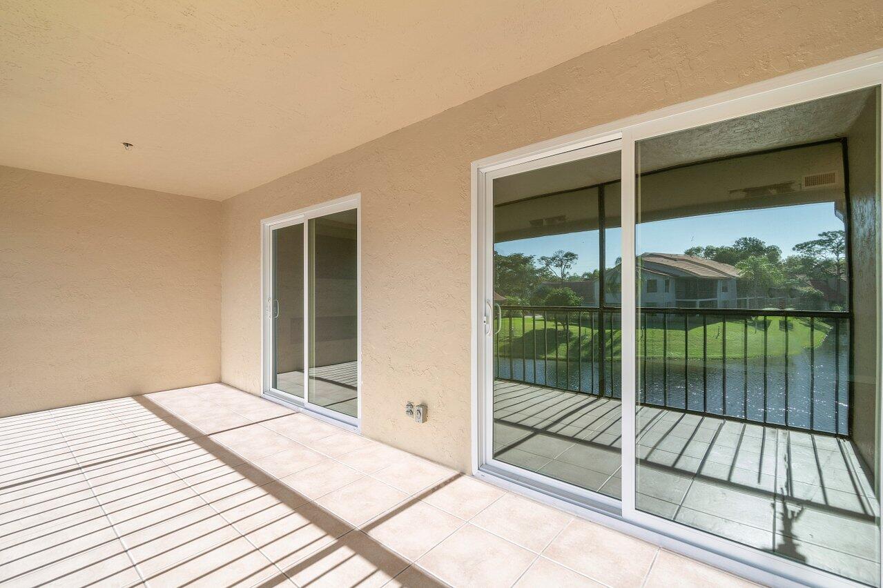 5591 Coach House Circle, Unit H Boca Raton, FL 33486 - Photo 12 of 30 023-5591CoachHouseCircle-BocaRaton-FL-33