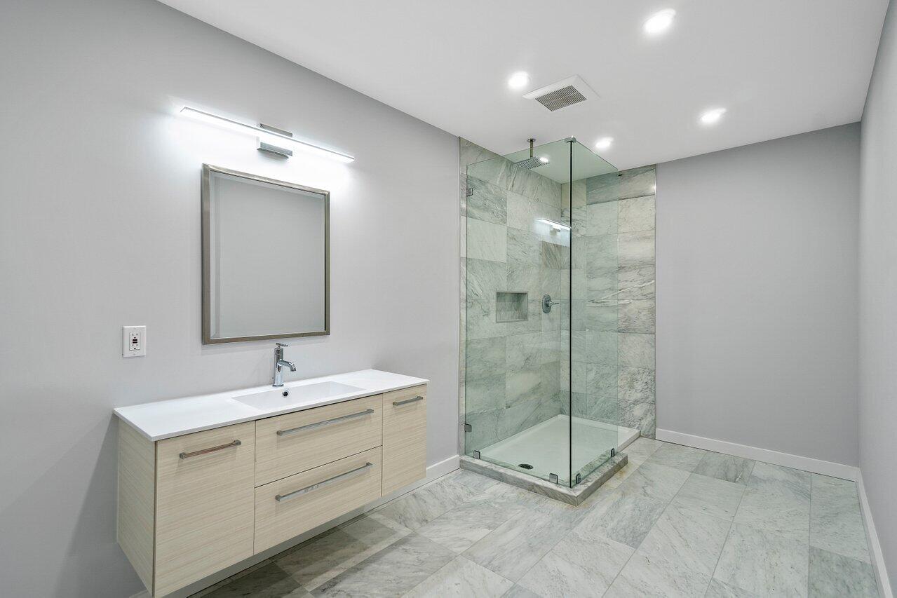 5591 Coach House Circle, Unit H Boca Raton, FL 33486 - Photo 17 of 30 022-5591CoachHouseCircle-BocaRaton-FL-33