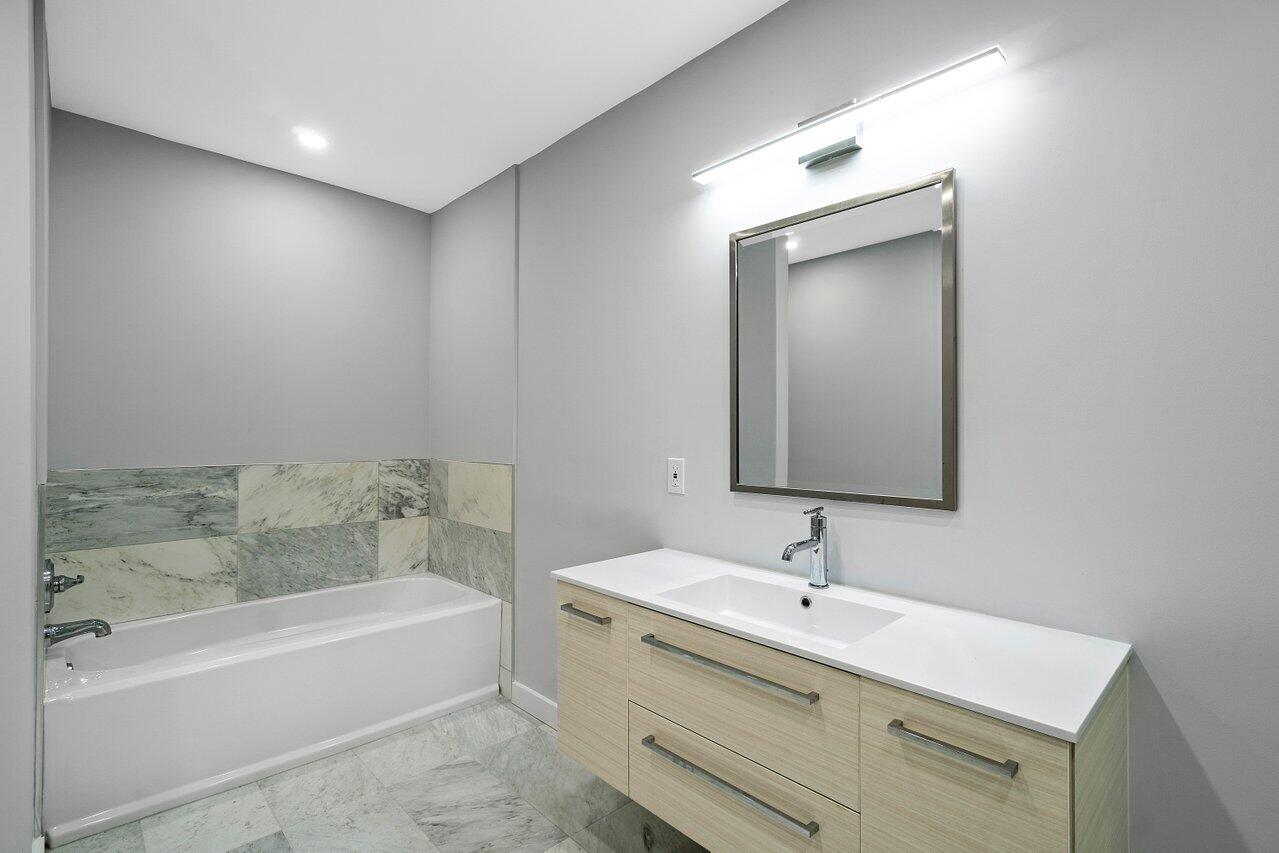 5591 Coach House Circle, Unit H Boca Raton, FL 33486 - Photo 18 of 30 021-5591CoachHouseCircle-BocaRaton-FL-33