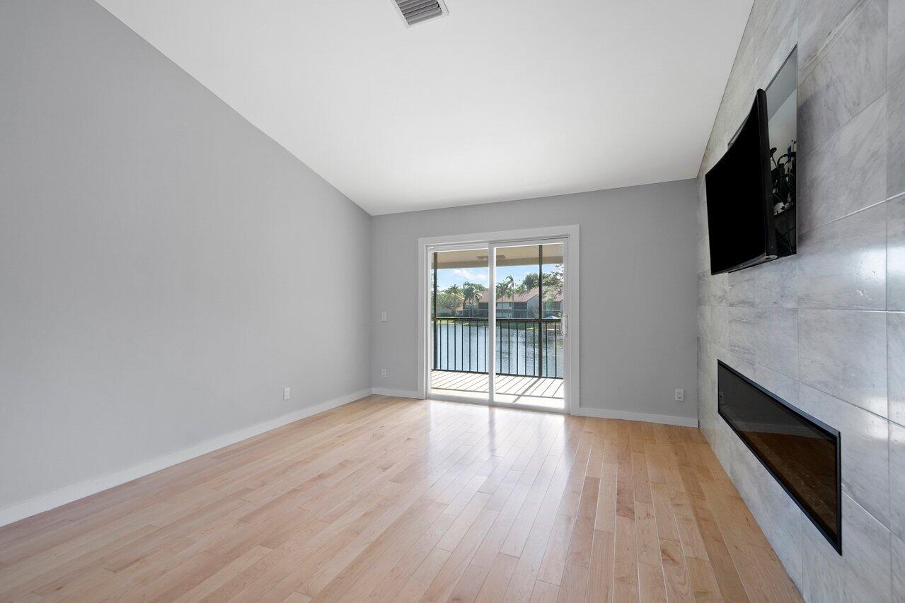 5591 Coach House Circle, Unit H Boca Raton, FL 33486 - Photo 10 of 30 011-5591CoachHouseCircle-BocaRaton-FL-33