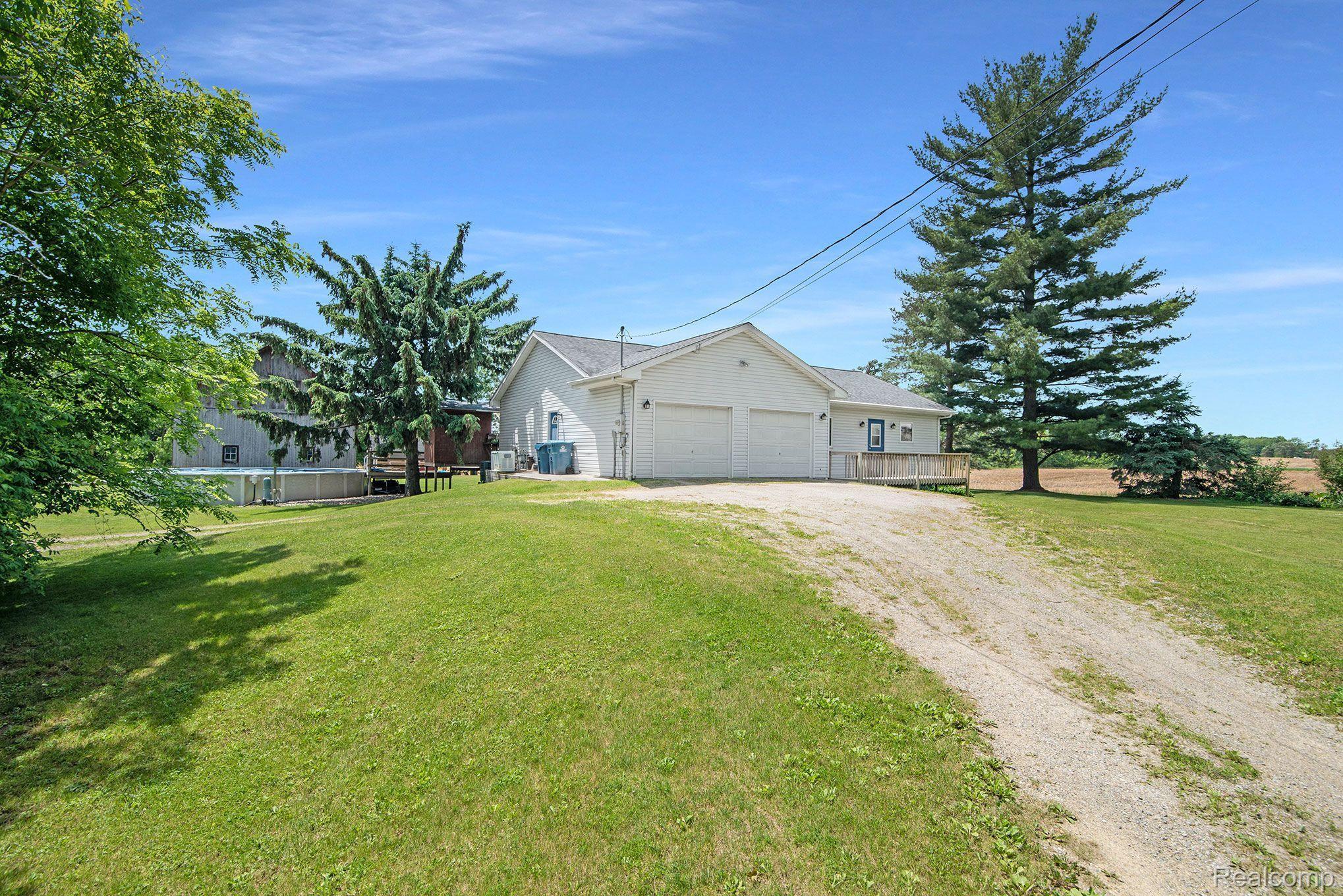 4323 Baldwin Road Grand Blanc, MI 48439 - Photo 3 of 27 Gallery Image 3