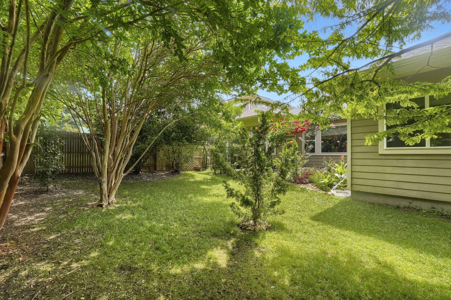 805 Waterfall Way Austin, TX 78753 - Photo 26 of 29 Back yard