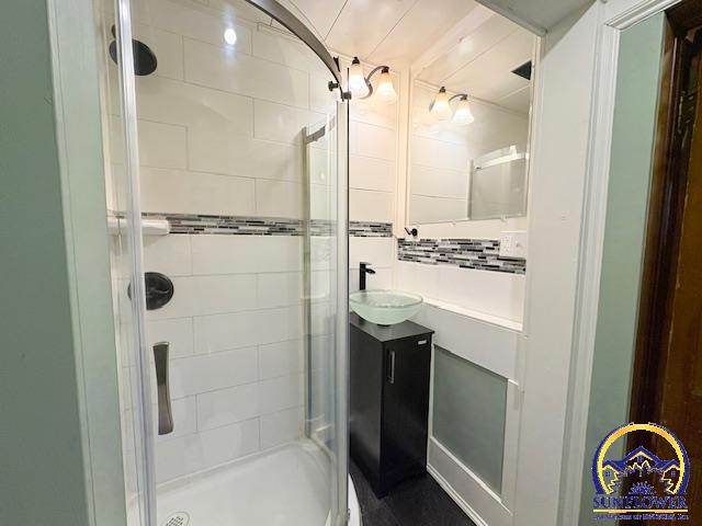 801 Rural Street Emporia, KS 66801 - Photo 22 of 27 upstairs main bath