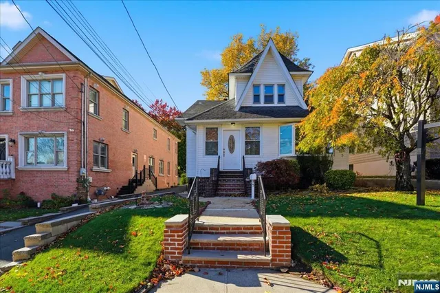 $2,900 | 85 Beckwith Place, Unit 2, Rutherford, NJ 07070