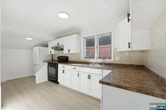 $2,900 | 85 Beckwith Place, Unit 2, Rutherford, NJ 07070