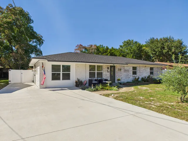 $2,600 | 38 Cape Drive Northwest, Fort Walton Beach, FL 32548