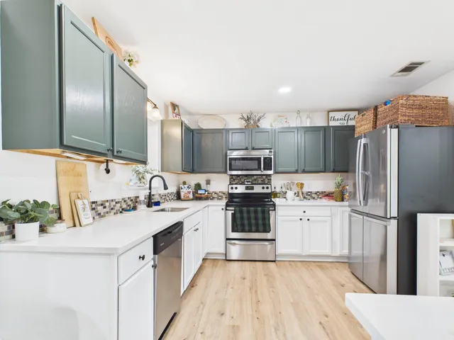 $2,600 | 38 Cape Drive Northwest, Fort Walton Beach, FL 32548