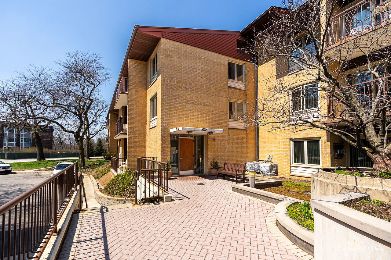 2500 West Talcott Road, Unit 106 Park Ridge, IL 60068 - Photo 1 of 20 Gallery Image 1