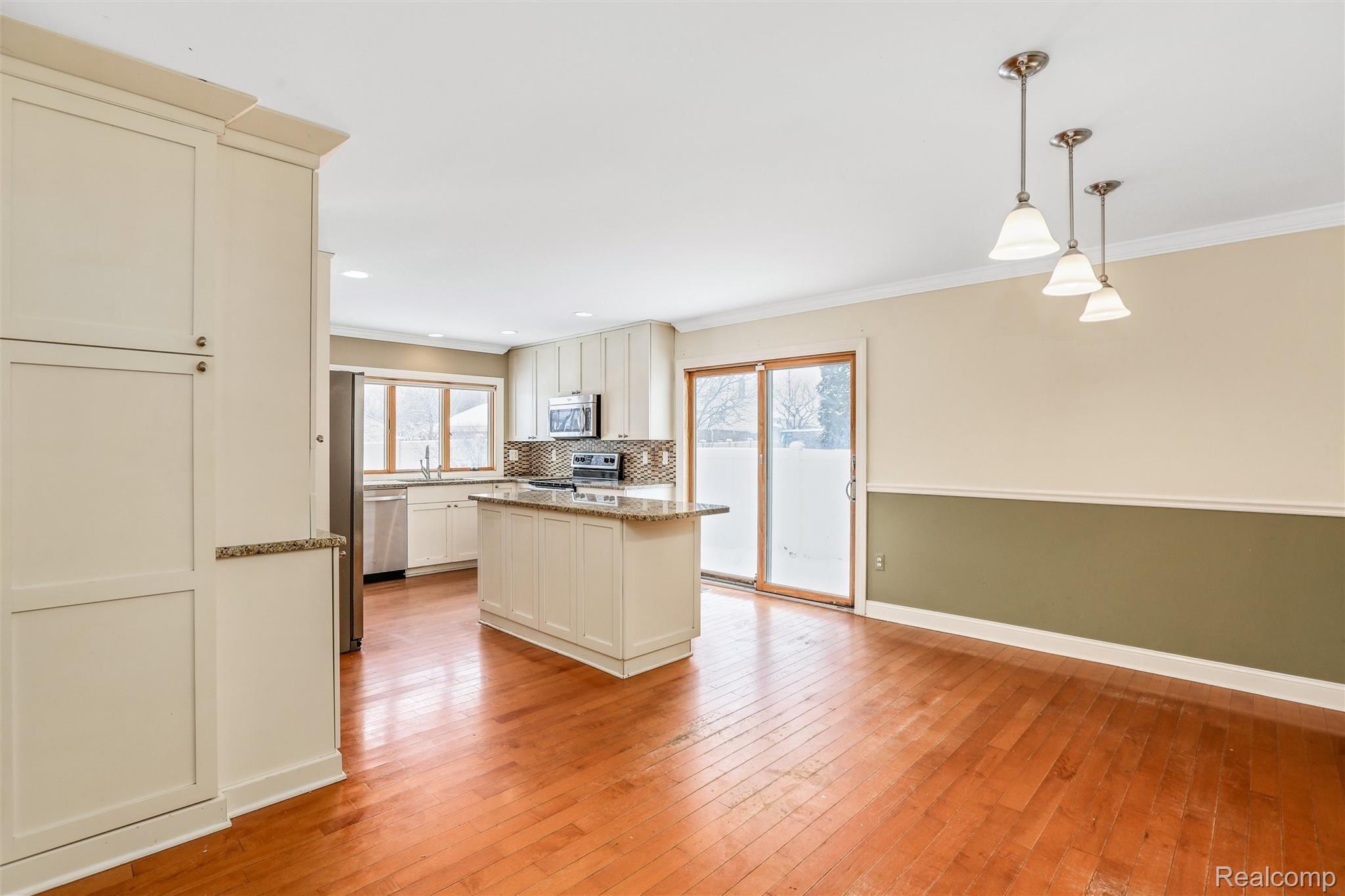 05-22644 Shadowpine Way0002.jpg