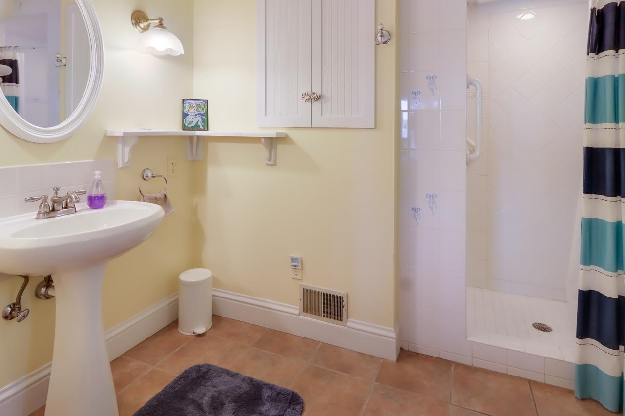 644 South Stony Point Road Suttons Bay, MI 49682 - Photo 33 of 79 1915495-32.JPG